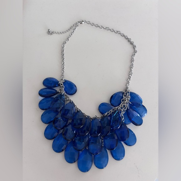Elegant Blue Statement Necklace - Picture 2 of 2